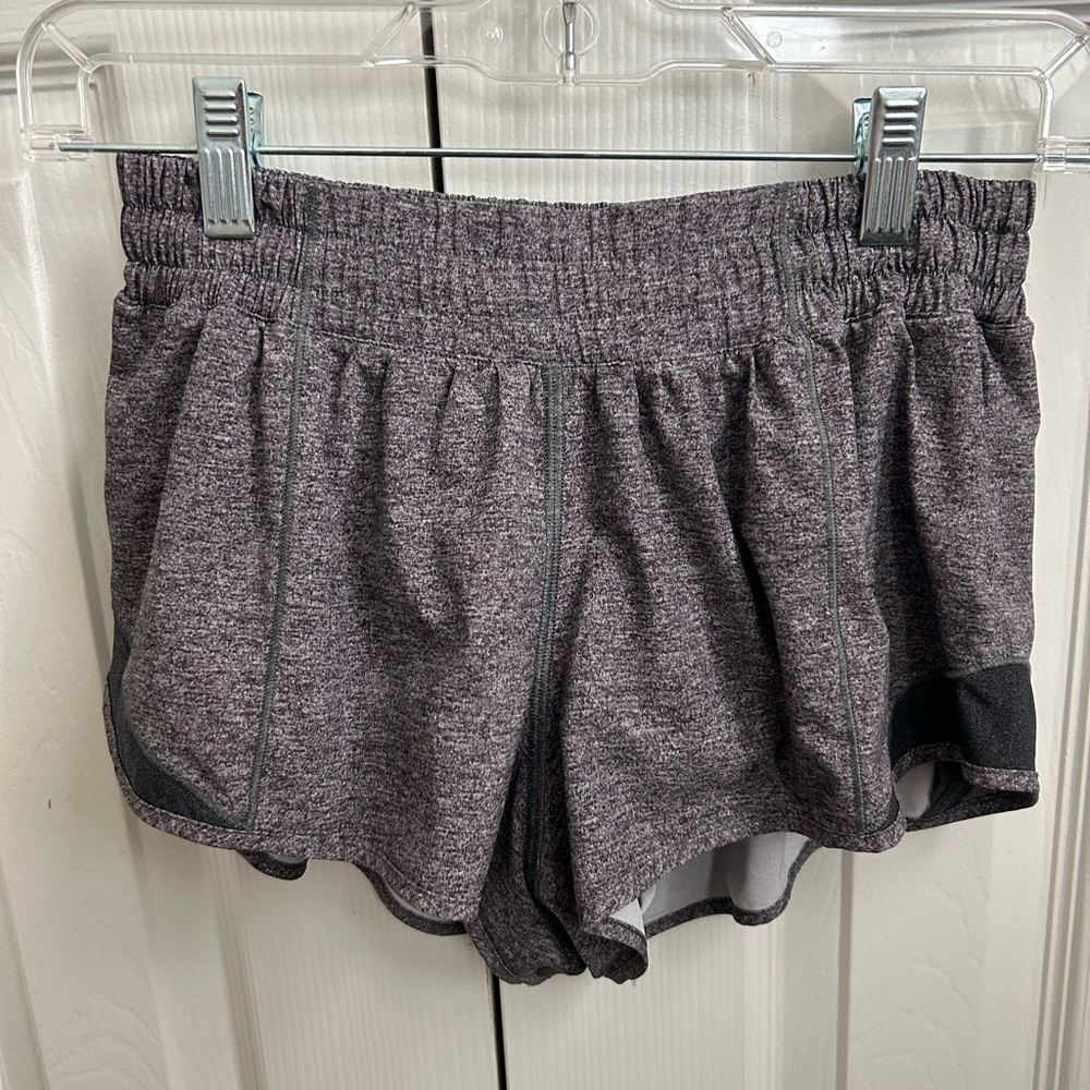 Lululemon Hotty Hot 2.5” shorts